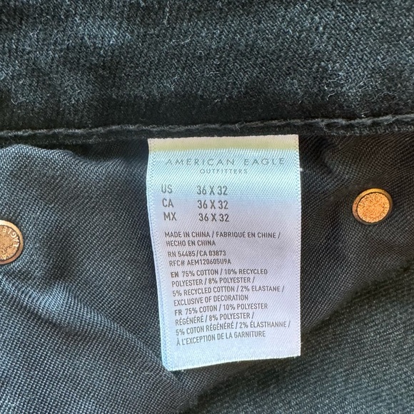 Preowned - Men’s American Eagle AirFlex 360 Black Distressed Jeans. Size 36 x 32 - Picture 4 of 8